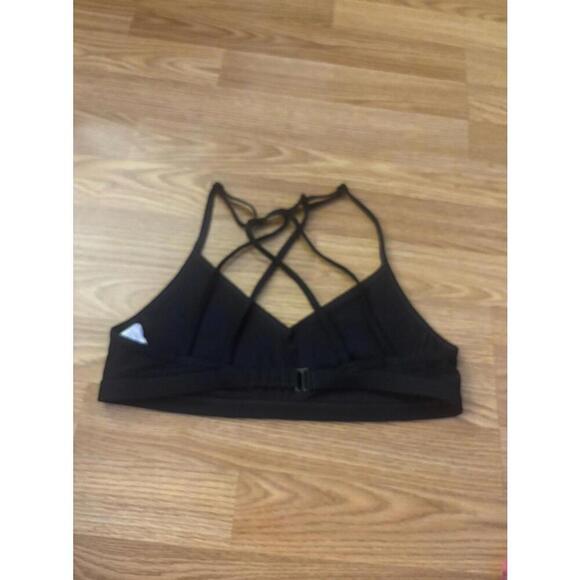 Under Armour Sports Bra Size Medium - Picture 4 of 5